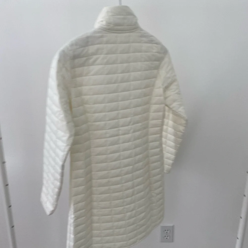 Cream workout jacket - Picture 3 of 3